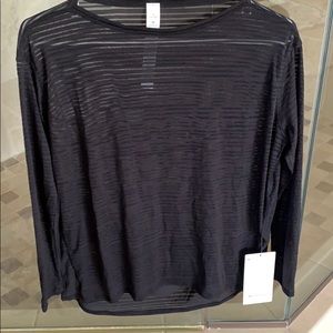 NWT lululemon Back in action LS sheer size 4